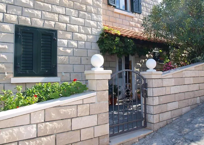 Etica Apartment