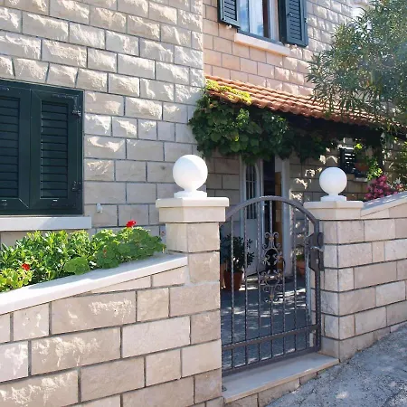 Etica Apartment